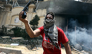 Египет охватила новая волна беспорядков Египет охватила новая волна беспорядков