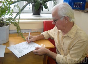 Мошенники обманули пенсионера, присвоив себе 90 тысяч рублей