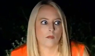 Телеведущая показала спасение от медведя Телеведущая показала спасение от медведя