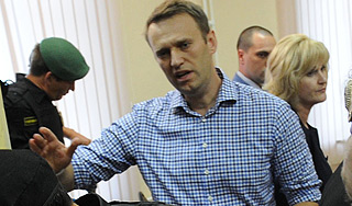 Навальный хочет снять себя с выборов Навальный хочет снять себя с выборов