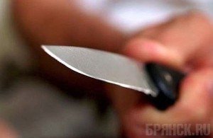 Пьяный дед решил успокоить детей с помощью ножа