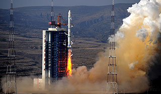 Китай успешно запустил в космос спутники Китай успешно запустил в космос спутники