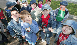 Сирот в России стало меньше в 1,7 раза Сирот в России стало меньше в 1,7 раза