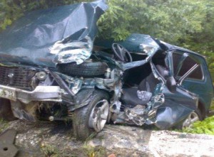 Водитель врезался в электороопору