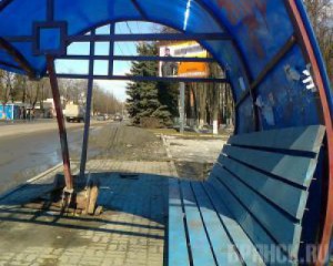 Мужчину зарезали прямо на остановке школы