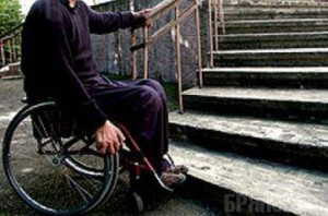 Инвалид требует, чтобы почтовое отделение оборудовали пандусом