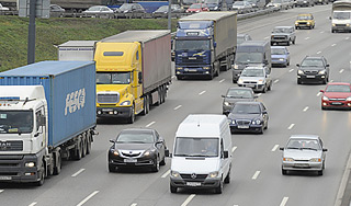 Мужчину обокрали на 14 млн рублей на МКАДе Мужчину обокрали на 14 млн рублей на МКАДе