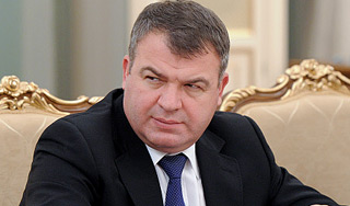 Сердюкова допросили по делу на 900 млн Сердюкова допросили по делу на 900 млн