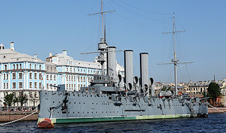 Крейсер "Аврора" отправят на ремонт осенью Крейсер "Аврора" отправят на ремонт осенью