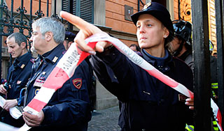 Полиция задержала главаря мафии в пижаме Полиция задержала главаря мафии в пижаме