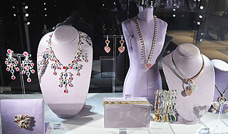 В Каннах похитили драгоценности на $53 млн В Каннах похитили драгоценности на $53 млн