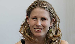 Британец арестован за угрозы феминистке Британец арестован за угрозы феминистке