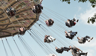 Под Новгородом рухнула карусель с людьми Под Новгородом рухнула карусель с людьми