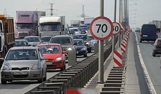 За медленную езду хотят штрафовать За медленную езду хотят штрафовать