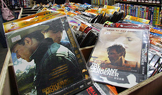 Под Москвой нашли миллион пиратских дисков Под Москвой нашли миллион пиратских дисков