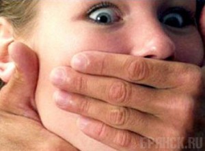 Насильник напал на двух женщин