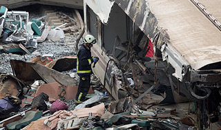 Поезд в Испании разбился после звонка Поезд в Испании разбился после звонка