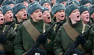 Солдаты по утрам будут петь гимн России Солдаты по утрам будут петь гимн России