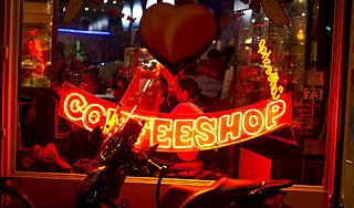 Улицы Амстердама очищают от борделей Улицы Амстердама очищают от борделей