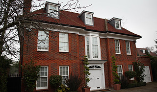 Пожилые британцы продают жилье за долги Пожилые британцы продают жилье за долги