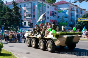 В Брянске празднуют день ВДВ