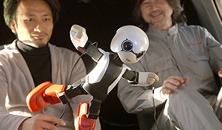Япония отправила в космос говорящего робота Япония отправила в космос говорящего робота