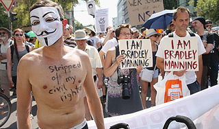 Американцы вышли на митинги против слежки Американцы вышли на митинги против слежки