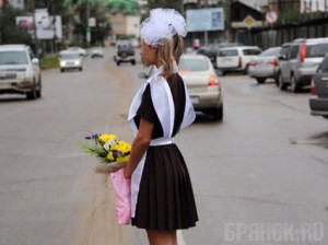 Чиновники будут решать какую форму носить школьникам