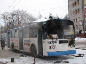 В Бежицком районе Брянска сгорел троллейбус Фото Евгения Веденьева