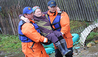 В Амурской области эвакуируют людей В Амурской области эвакуируют людей