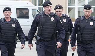 В Москве у метро открыли стрельбу В Москве у метро открыли стрельбу