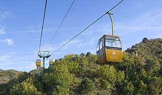 Туристов спустили с канатной дороги в Ялте Туристов спустили с канатной дороги в Ялте