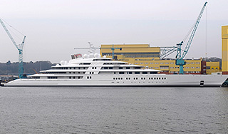 Шейх ОАЭ купил самую большую яхту в мире Шейх ОАЭ купил самую большую яхту в мире