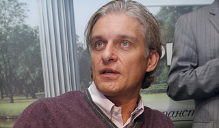 Тиньков помирился с клиентом своего банка Тиньков помирился с клиентом своего банка