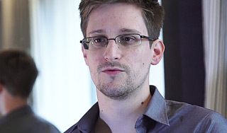 Сноуден собирал секреты до работы в ЦРУ Сноуден собирал секреты до работы в ЦРУ