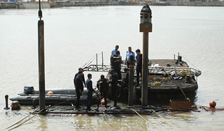 В Индии найдены тела моряков с субмарины В Индии найдены тела моряков с субмарины