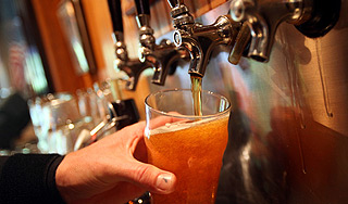 Ученые создали безпохмельное пиво Ученые создали безпохмельное пиво