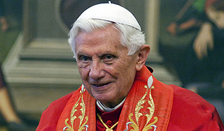 Папа Римский ушел после разговора с Богом Папа Римский ушел после разговора с Богом