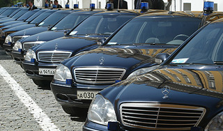 Чиновникам запретят машины дороже 1 млн Чиновникам запретят машины дороже 1 млн