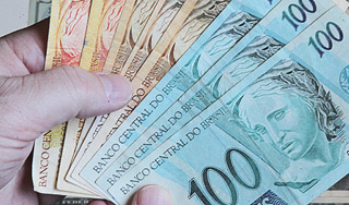 Бразилия поддержит реал $60 миллиардами Бразилия поддержит реал $60 миллиардами