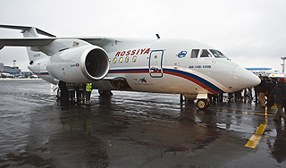 Самолет с лопнувшей шиной сел в Пулково Самолет с лопнувшей шиной сел в Пулково