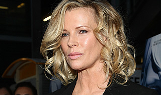 Ким Бейсингер просит Путина спасти белух Ким Бейсингер просит Путина спасти белух