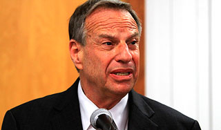 Секретарь довела мэра Сан-Диего до отставки Секретарь довела мэра Сан-Диего до отставки