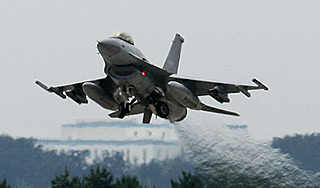 Ирак закрыл небо для врагов Асада Ирак закрыл небо для врагов Асада