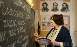 Зарплаты учителей обещают повысить на 13%