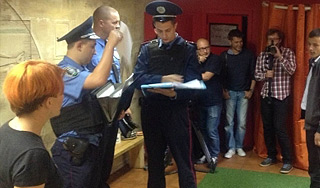 В офисе Femen нашли оружие и боеприпасы В офисе Femen нашли оружие и боеприпасы