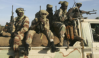 Захваченный в Судане экипаж освобожден Захваченный в Судане экипаж освобожден