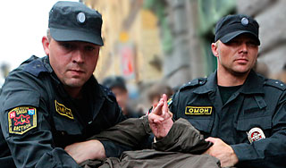 Жители устроили массовую драку под Москвой Жители устроили массовую драку под Москвой