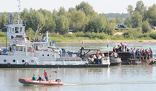 Баржа протаранила теплоход в Подмосковье Баржа протаранила теплоход в Подмосковье