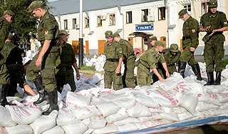 Комсомольск-на-Амуре окружают дамбой Комсомольск-на-Амуре окружают дамбой